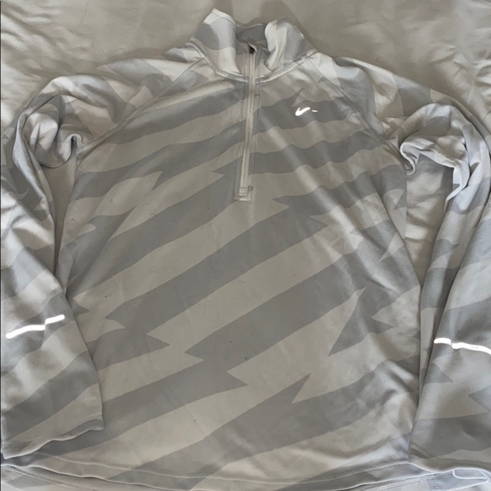 NIKE Quarter Zip
